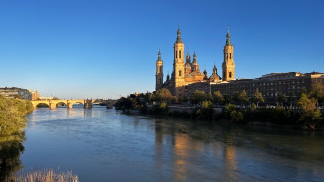Encuentran un cuerpo flotando en el Ebro, en el embarcadero de Vadorrey de Zaragoza