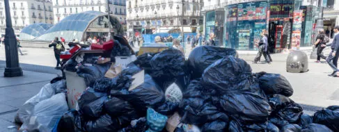 Preacuerdo entre sindicatos y concesionarias para poner fin a la huelga de basuras en Madrid