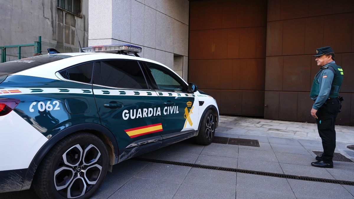 Prisión provisional para los padres que encerraron a sus hijos en un chalet en Oviedo