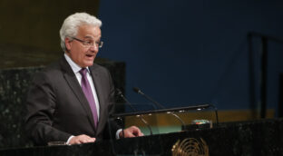 Feijóo incorpora al Comité de Dirección del PP a Ildefonso Castro, su secretario de Exteriores