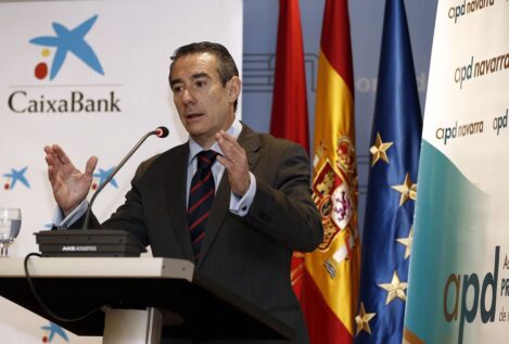 Pablo Casado ficha para su firma de inversión y asesoramiento al exnúmero tres de Caixabank