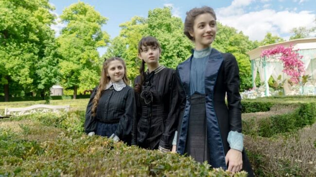 'Manual para señoritas': la serie española al estilo 'Los Bridgerton' rodada en un colegio de Madrid
