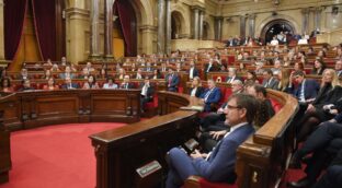 El 'paraíso fiscal' del Parlament: dietas que no tributan tras decir que lo harían hace diez años