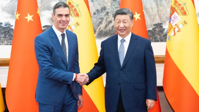 Los interminables guiños de Sánchez a Pekín que inquietan a la Unión Europea
