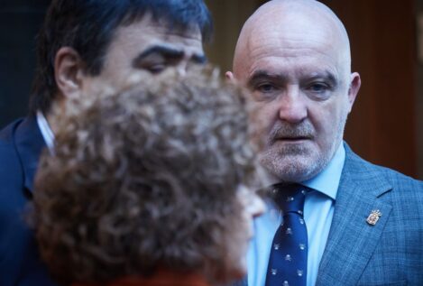 El Parlamento navarro rechaza la ley para que exetarras no puedan ejercer como profesores