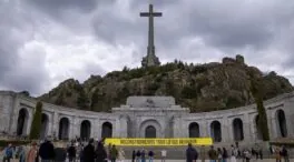 La organización juvenil Revuelta protesta en Cuelgamuros contra la «resignificación»
