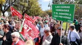 La manifestación por la sanidad pública reúne en Sevilla a miles de personas y líderes políticos