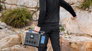 Generadores solares portátiles: energía renovable en tus manos en cualquier lugar