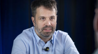 Xavier Colás: «Veo dejes 'putinianos' en la forma de gobernar en España»