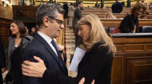 Podemos quiere que Díaz se vaya al PSOE para luego pactar con IU una nueva candidatura