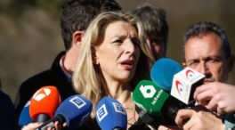 Yolanda Díaz exige al Emérito explicaciones por su situación fiscal tras demandar a Revilla