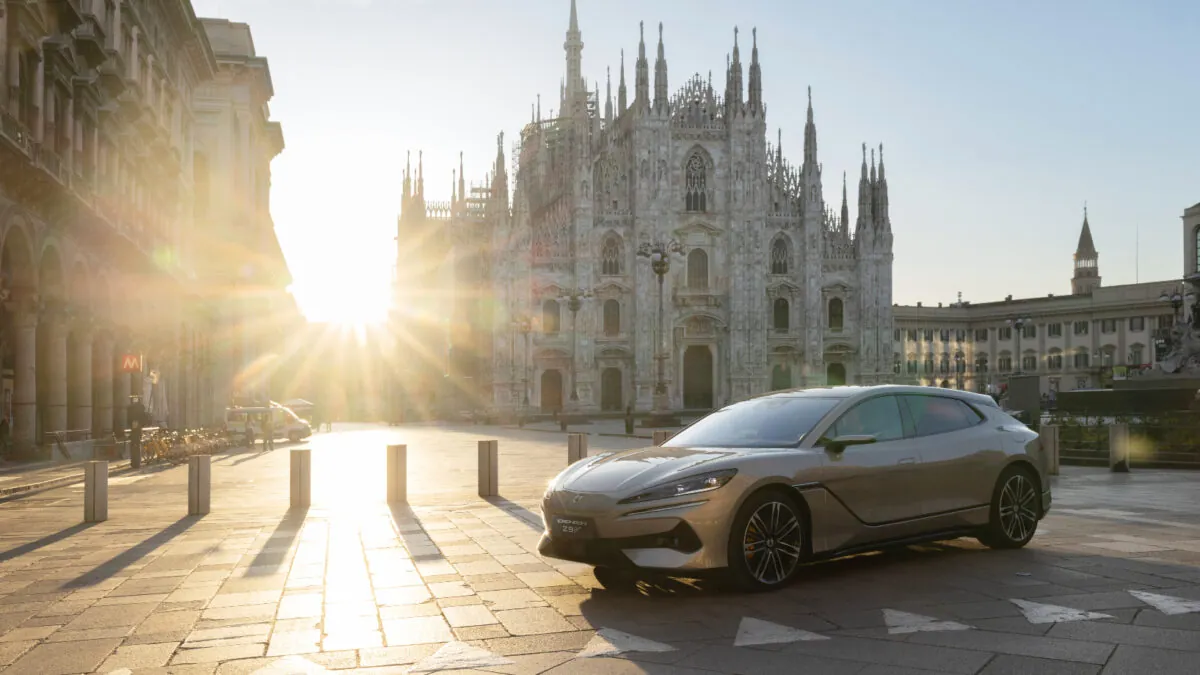 El Denza Z9GT chino llega al viejo continente para tormento de las marcas europeas