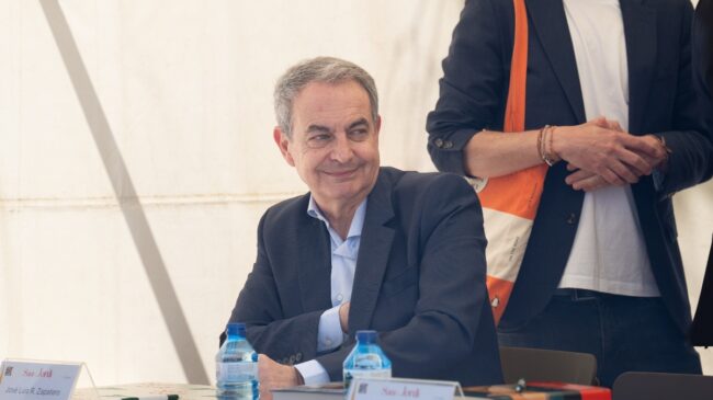 Zapatero asegura que «en algún momento» habrá una foto entre Sánchez y  Puigdemont