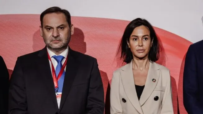 Ábalos entregó a Huawei el control de la red crítica de ADIF tras una reunión en su despacho