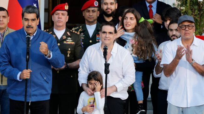 Un tribunal de Colombia ordena embargar las cuentas del ministro de Industria de Venezuela