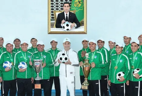 ¿En qué se parecen los Golden State Warriors y el Arkadag FC?