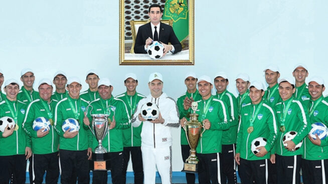 ¿En qué se parecen los Golden State Warriors y el Arkadag FC?
