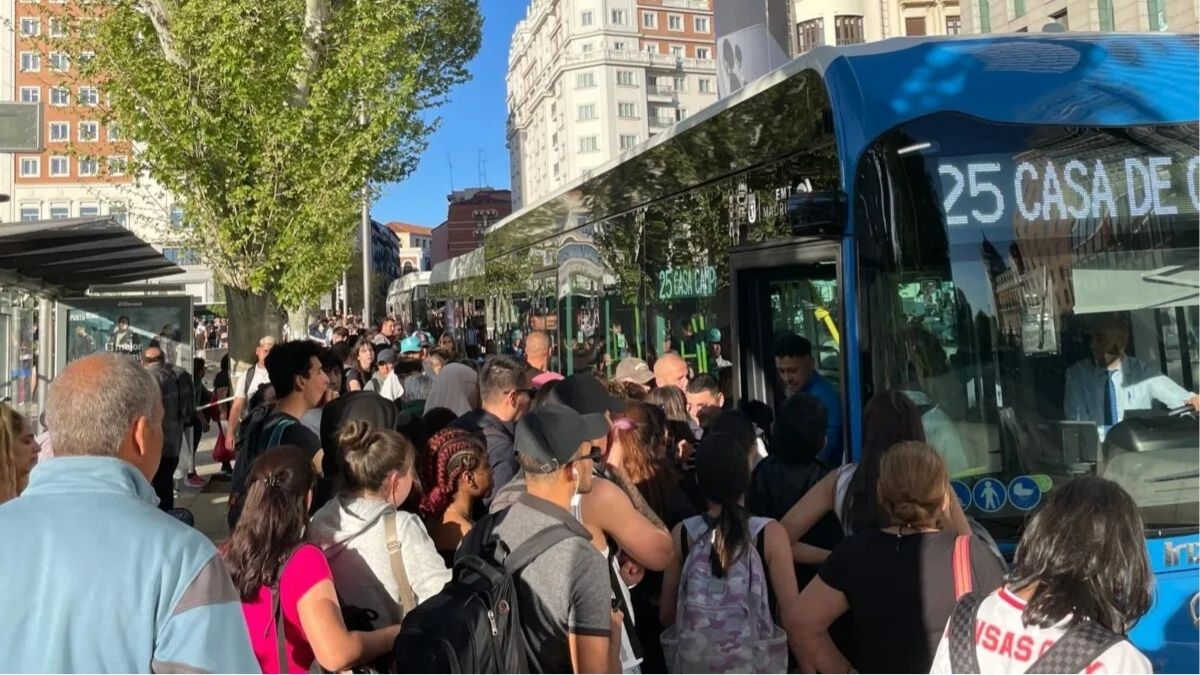 El caos y la histeria tras nueve horas de apagón en Madrid: «¿Papá, qué cenamos esta noche?»