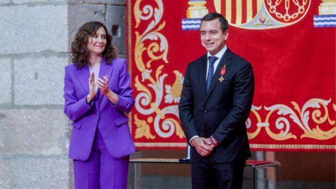 El presidente de Ecuador, Daniel Noboa, pide a Ayuso que participe en el cierre de su campaña