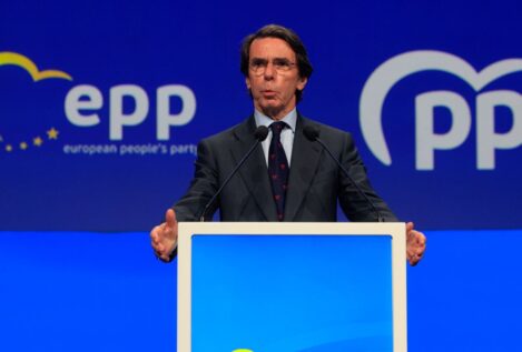 Aznar carga contra el Gobierno: «Agoniza» y España «espera y reclama» la alternativa del PP
