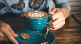 Aurelio Rojas, cardiólogo: «Beber café solo por la mañana prolonga la esperanza de vida»