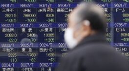 El Nikkei se hunde casi un 4%, mientras las bolsas chinas resisten
