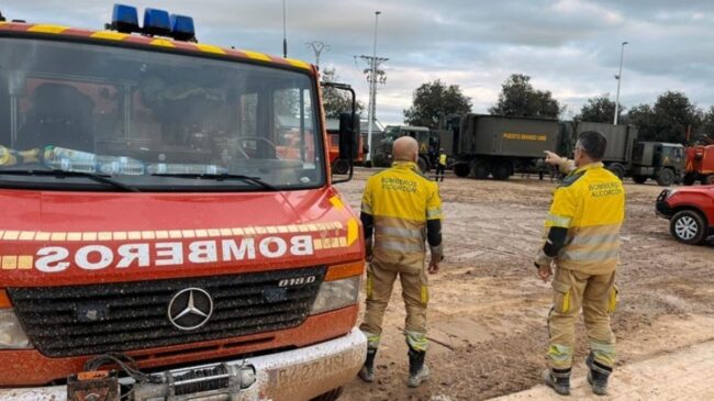 Un bombero muerto, otro desaparecido y varios heridos en un incendio en Alcorcón