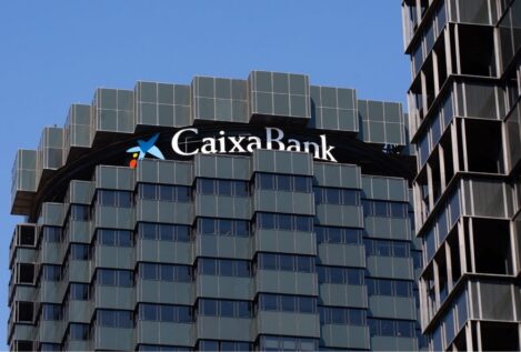 CaixaBank gana 1.470 millones hasta marzo, un 6,9% más en términos comparables
