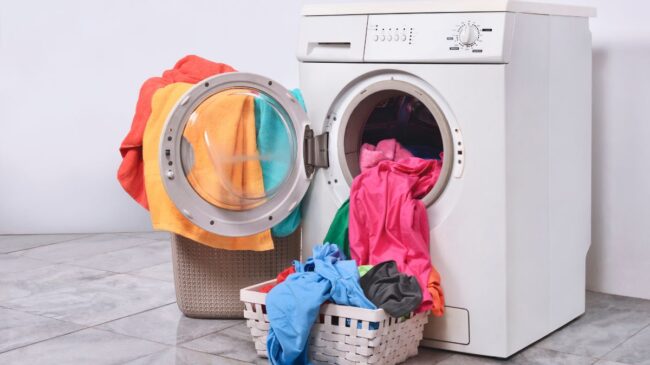 El chorrito mágico que usa esta experta para que la ropa de color siempre quede perfecta