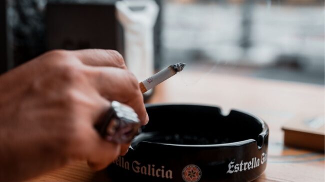 Advertencia de la CNMC: la norma del tabaco debe aprobarse como ley y no como decreto