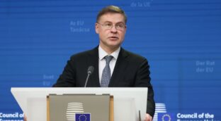 Bruselas prevé impactos en el PIB de hasta el 3,3% en EEUU y del 0,6% en la UE