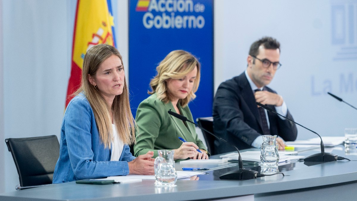 El Gobierno respalda a Beatriz Corredor y ve «extraordinario» su trabajo tras el apagón