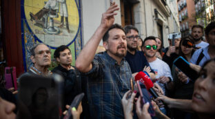 Iglesias recauda 31.000 euros en dos días para su bar: «Si donas 250 te canto una canción»