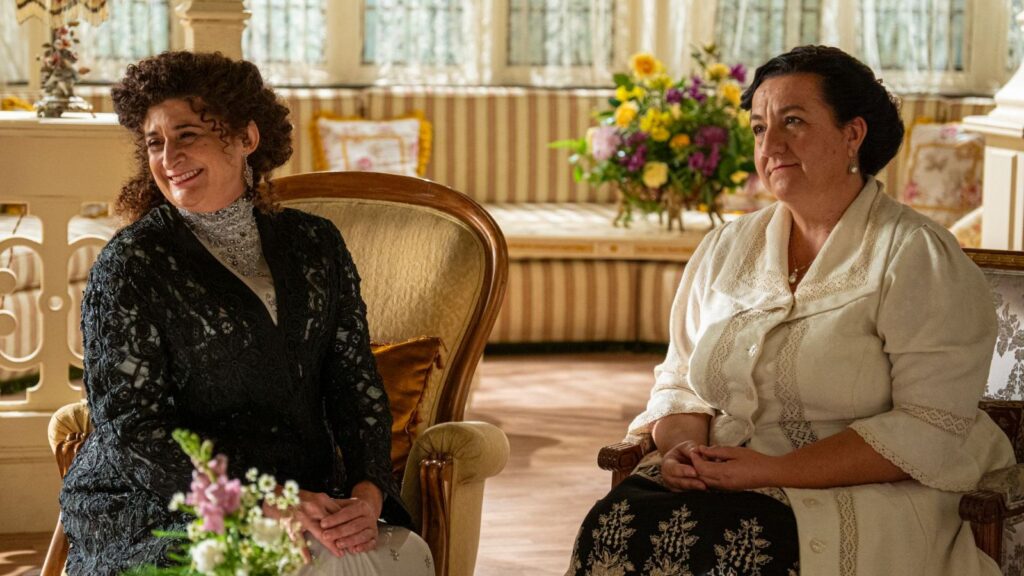 Las cocineras  de La promesa, Candela y Simona: (RTVE)