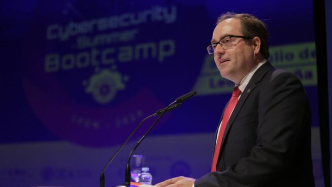 El Gobierno se gasta nueve millones en una gira sobre ciberseguridad por toda España