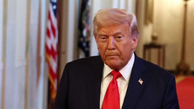 Trump dice que Harvard ha perdido su prestigio por contratar a docentes radicales de izquierda