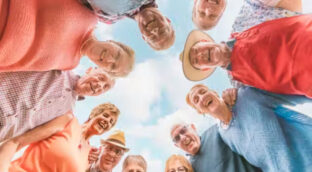 El color del cristal con que se mira la vida condiciona el modo en que envejecemos