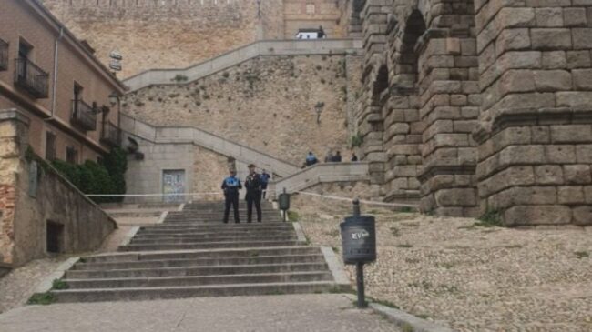 Muere un turista británico al precipitarse desde el mirador del Acueducto de Segovia