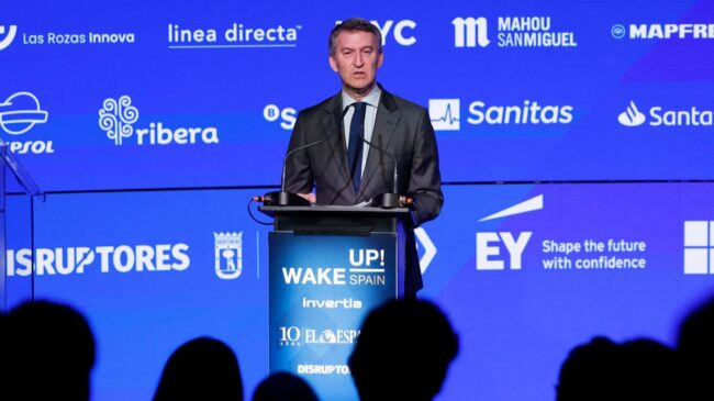 Feijóo, a Abascal: «Nadie que diga ser patriota puede respaldar los aranceles de Trump»
