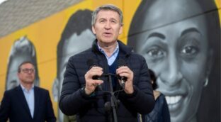 PP y PSOE salen reforzados de la guerra arancelaria, que lastra a Vox en las encuestas