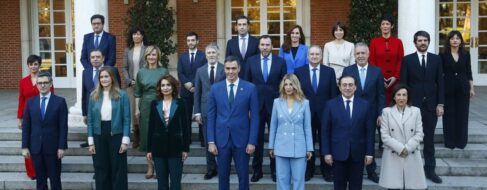 Más de la mitad de los españoles no sabe quiénes son 12 de los 22 ministros de Sánchez