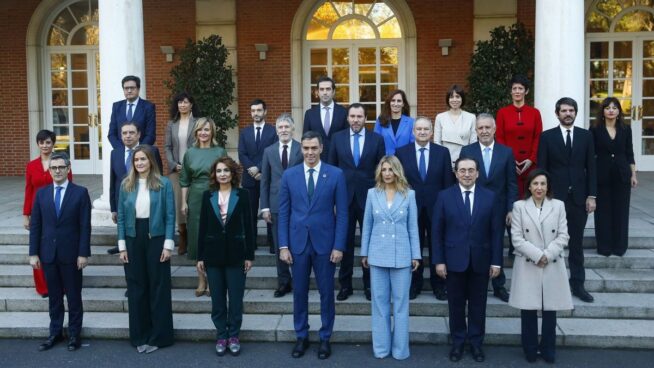 Más de la mitad de los españoles no sabe quiénes son 12 de los 22 ministros de Sánchez