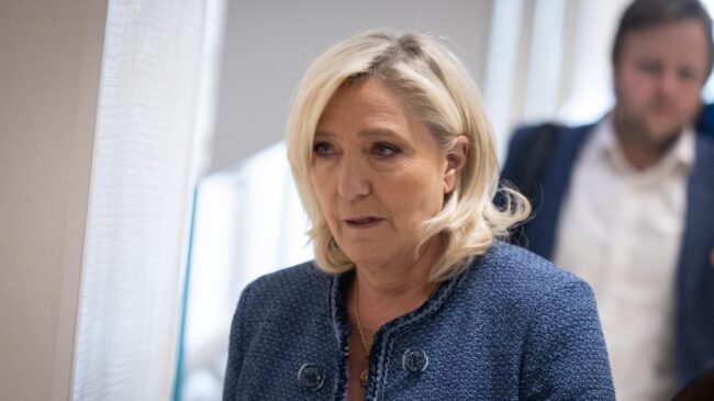 Le Pen acusa al sistema judicial de «lanzar una bomba nuclear» tras inhabilitarla cinco años