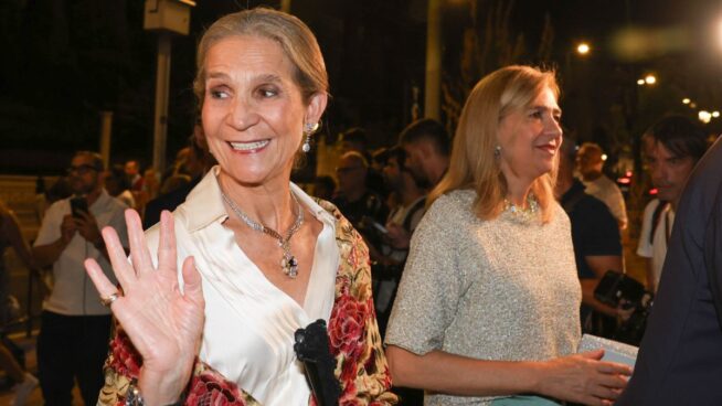 Las infantas Elena y Cristina, el apoyo incondicional para su padre esta Semana Santa