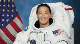 Superman existe, se llama Jonny Kim, y ahora mismo está volando sobre nuestras cabezas