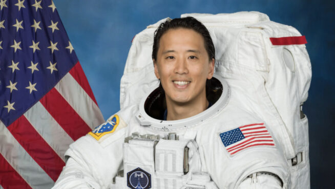 Superman existe, se llama Jonny Kim, y ahora mismo está volando sobre nuestras cabezas
