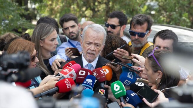 El juez multa al abogado de Begoña Gómez y a los de Vox y Hazte Oír por informar a la prensa