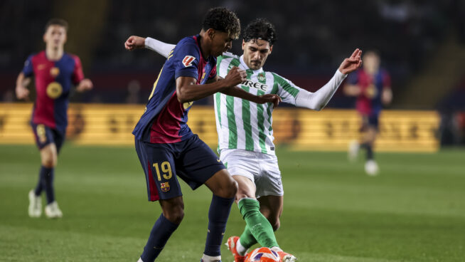 El Barça desaprovecha el 'pinchazo' del Madrid y empata ante el Betis en Montjüic