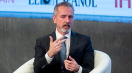 El juez que investiga a Begoña Gómez cita al nuevo presidente de Telefónica como testigo