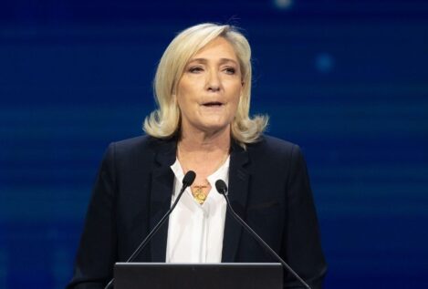 Trump califica el caso contra Le Pen de «caza de brujas» y pide su «liberación»